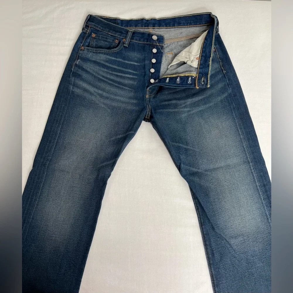 Levis Jeans Mens 34x30 Blue 501 Straight Button Fly Dark Wash Denim